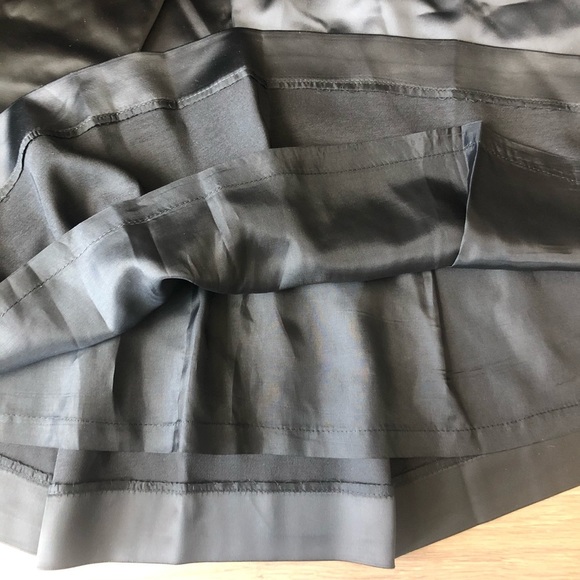 New NWOT 100% silk black skirt lined size medium unique classy chic boutique - Picture 6 of 6